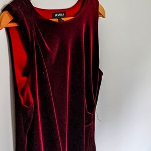 Velvety, burgundy sleeveless middy dress